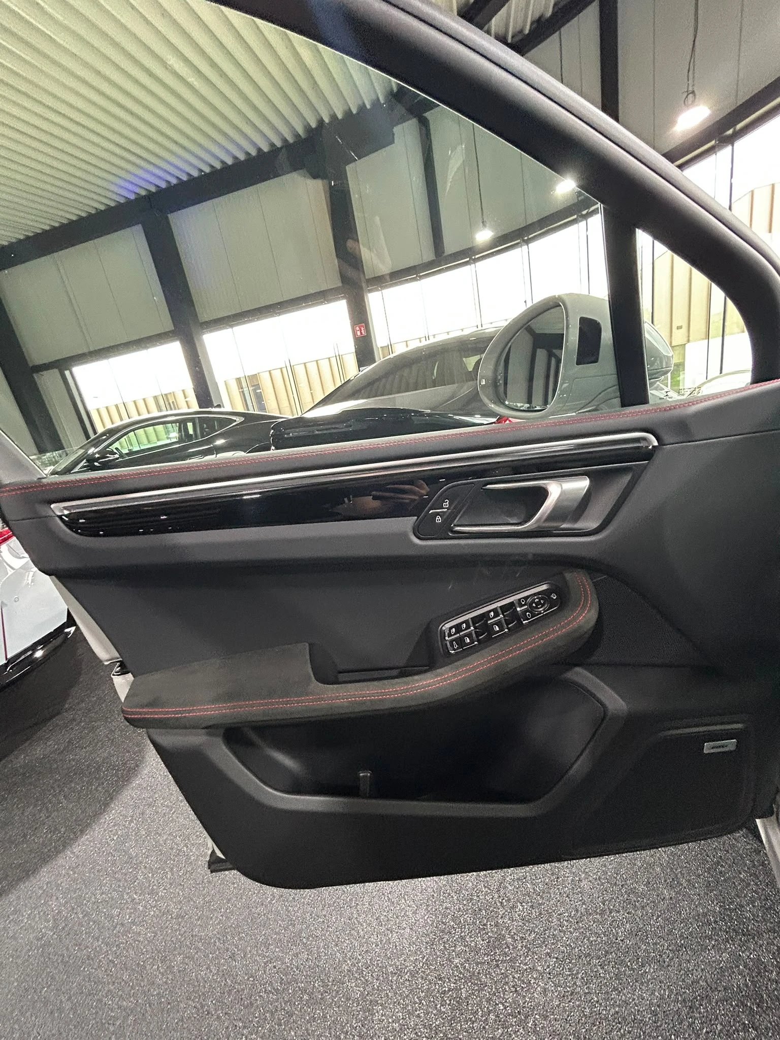 Porsche Macan GTS Sport Chrono, снимка 8 - Автомобили и джипове - 56071226