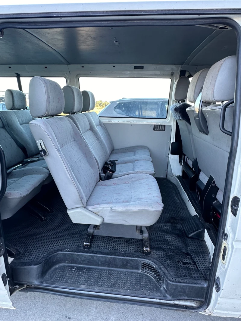 VW Transporter 2.5/88кс МАКСИ климатик 9места, снимка 10 - Бусове и автобуси - 47606634