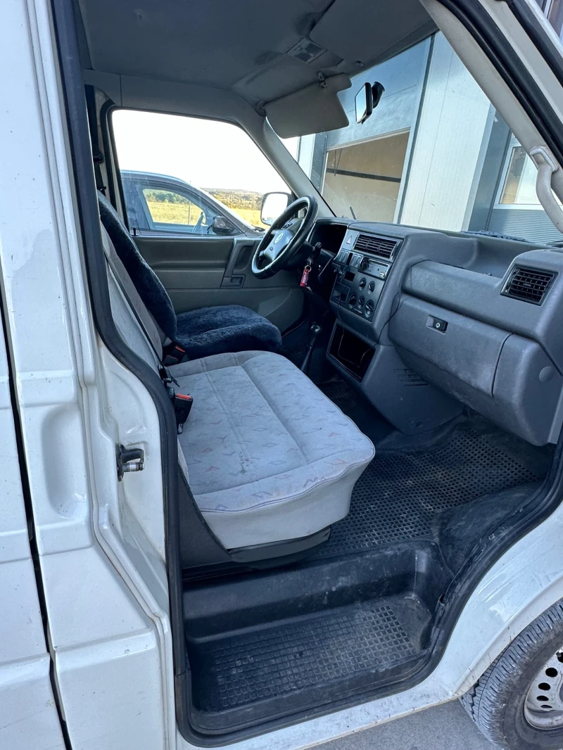 VW Transporter 2.5/88кс МАКСИ климатик 9места, снимка 12 - Бусове и автобуси - 47606634