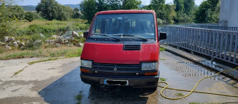 Renault Trafic Цял за части , снимка 2 - Бусове и автобуси - 52472275