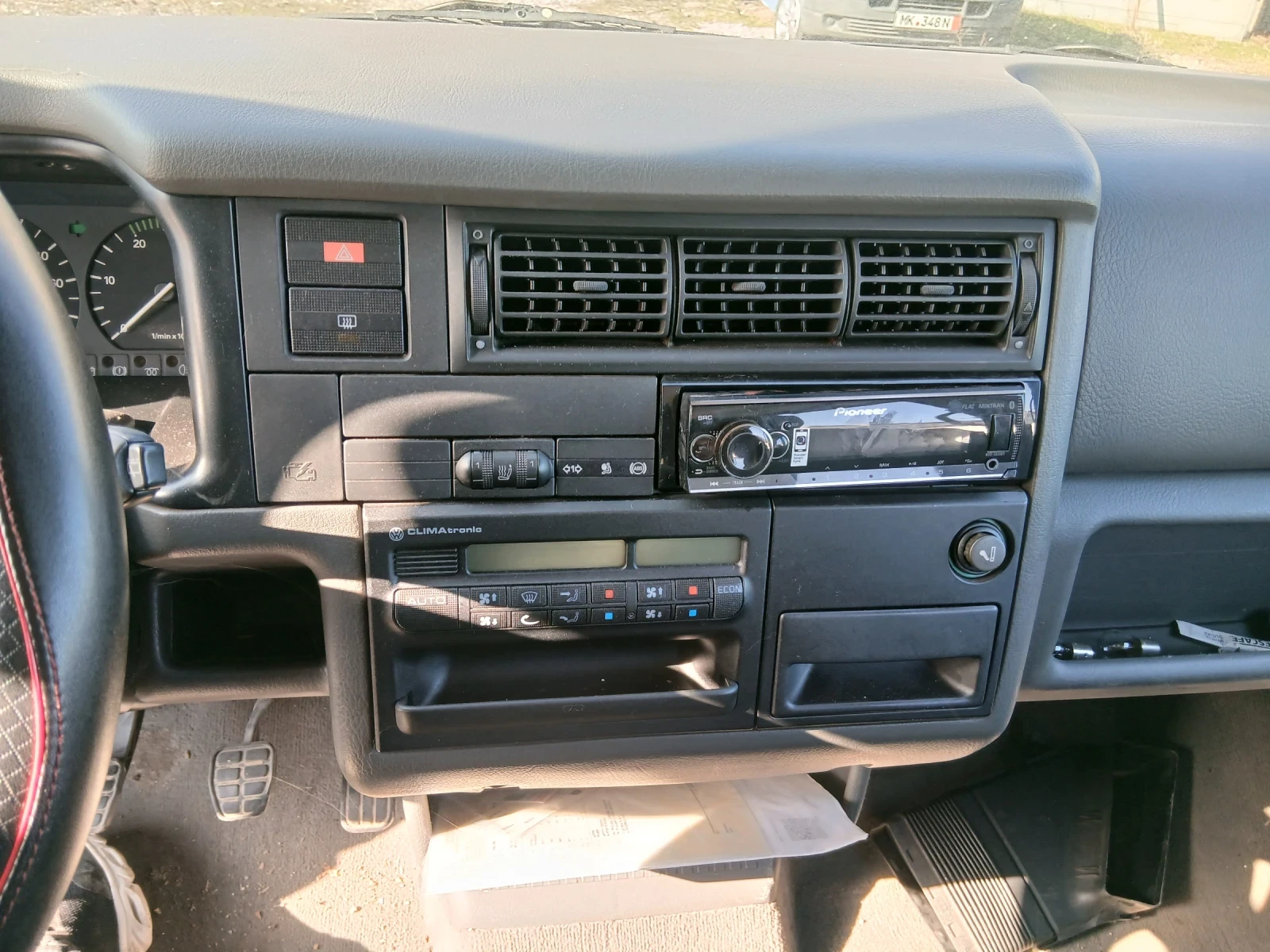 VW Multivan, снимка 17 - Бусове и автобуси - 53713355