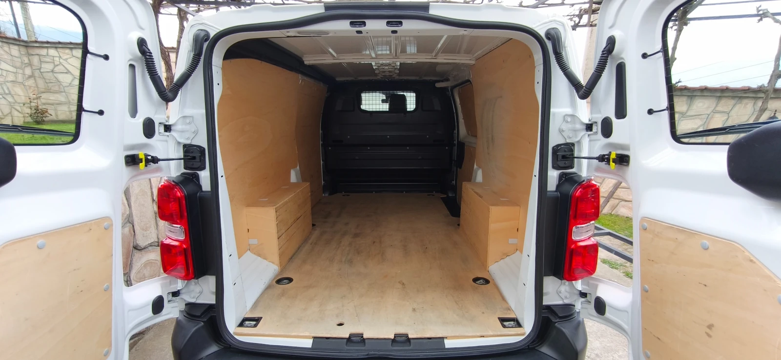 Opel Vivaro 2.0 KLIMA N1 MAXI  EURO 6 , снимка 16 - Бусове и автобуси - 53924683