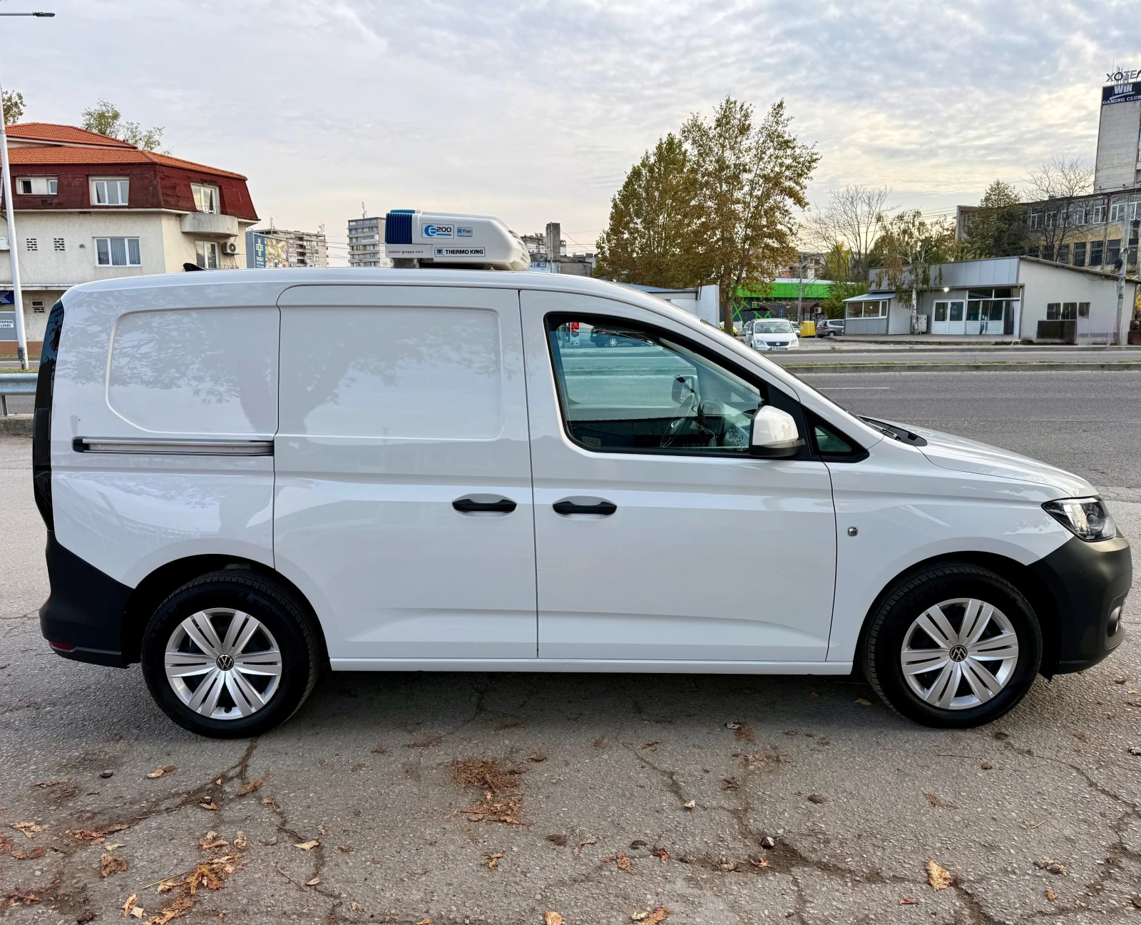VW Caddy 2.0 TDI ХЛАДИЛЕН 4 Motion ЕВРО 6, снимка 5 - Бусове и автобуси - 56749667
