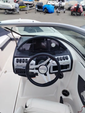 Моторна яхта Regal 21 OBX, снимка 11