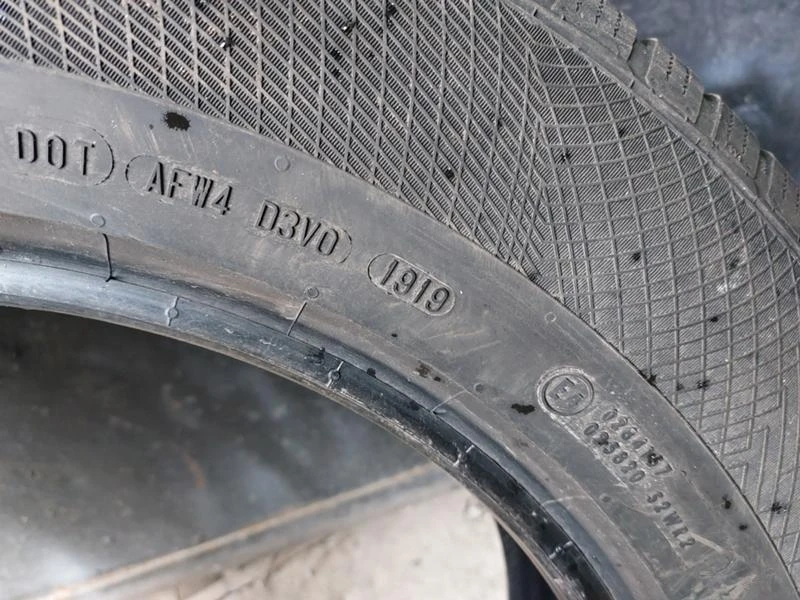 Гуми Зимни 255/60R18, снимка 7 - Гуми и джанти - 36274437