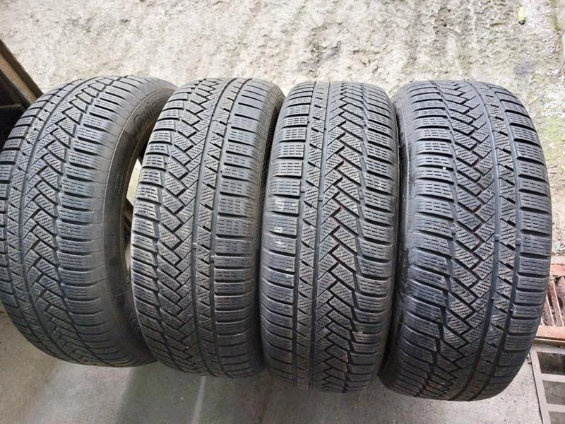 Гуми Зимни 255/60R18, снимка 1 - Гуми и джанти - 36274437