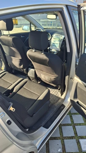 Toyota Corolla verso, снимка 4