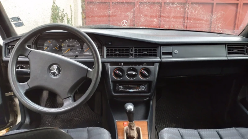 Mercedes-Benz 190 W201, снимка 9 - Автомобили и джипове - 47691174