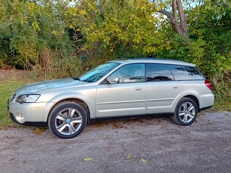 Subaru Outback 3.0 H Автомат Газ, снимка 4 - Автомобили и джипове - 47539433