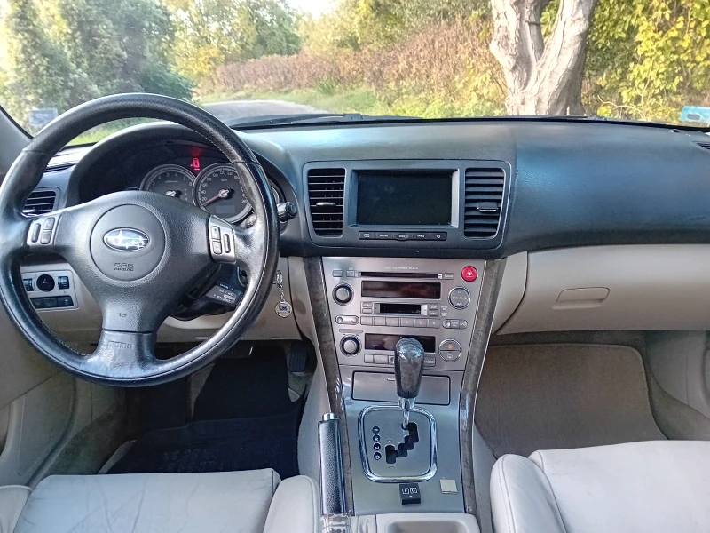 Subaru Outback 3.0 H Автомат Газ, снимка 9 - Автомобили и джипове - 47539433