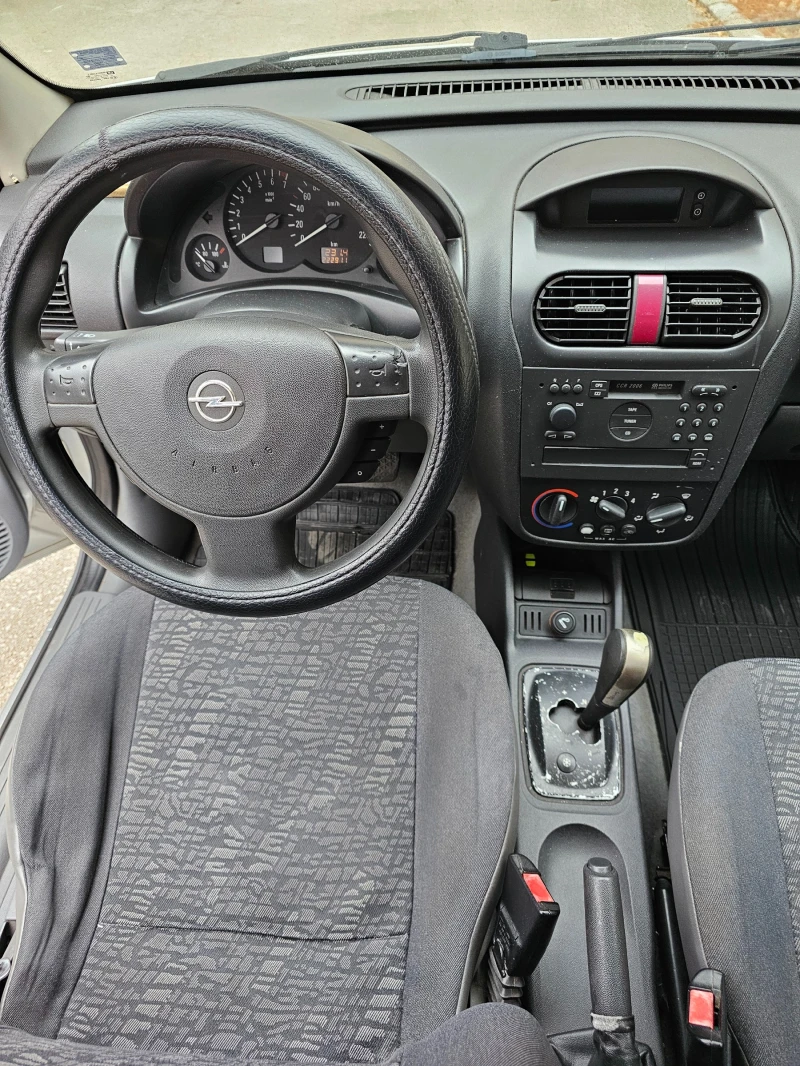 Opel Corsa 1.2 avtomat klima, снимка 8 - Автомобили и джипове - 47904932