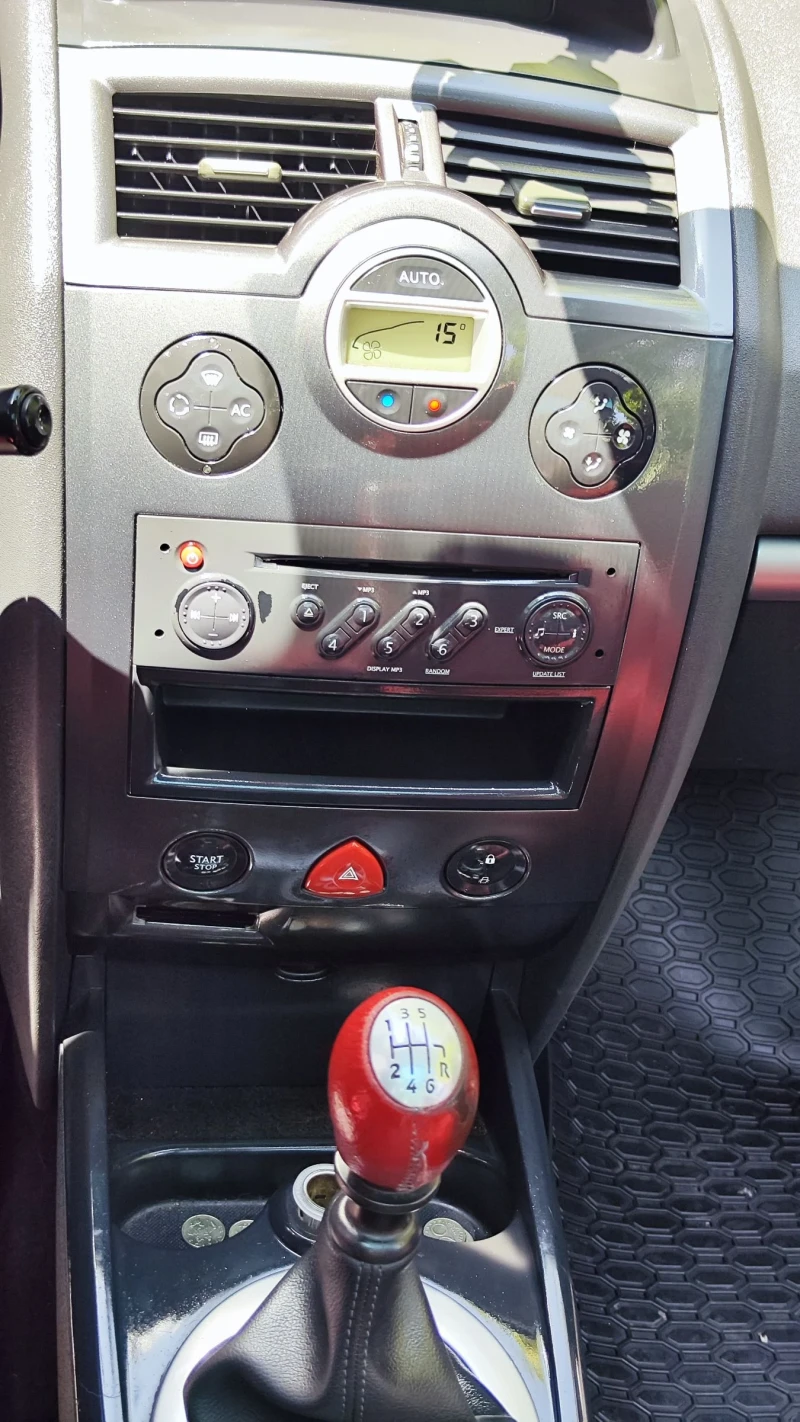 Renault Megane 1.9 dci, снимка 16 - Автомобили и джипове - 51970606