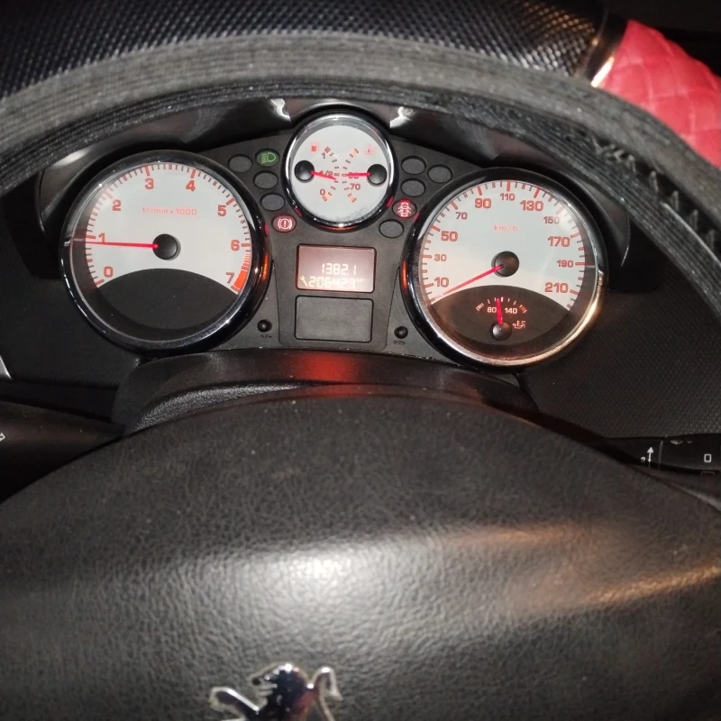 Peugeot 207, снимка 8 - Автомобили и джипове - 50898567