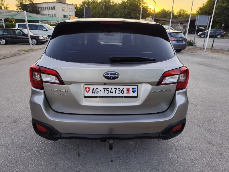 Subaru Outback 2.5i Luxury Швейцария , снимка 7 - Автомобили и джипове - 51737916