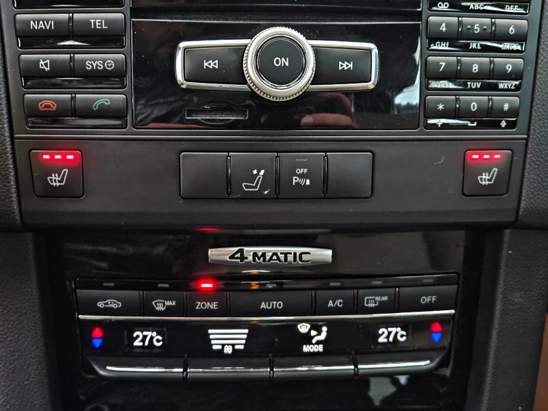 Mercedes-Benz E 350 AMG/4MATIC/GERMANY/DISTR/PANO/AIRMATIC/ПОДГРЕВ/LIZ, снимка 11 - Автомобили и джипове - 52663458