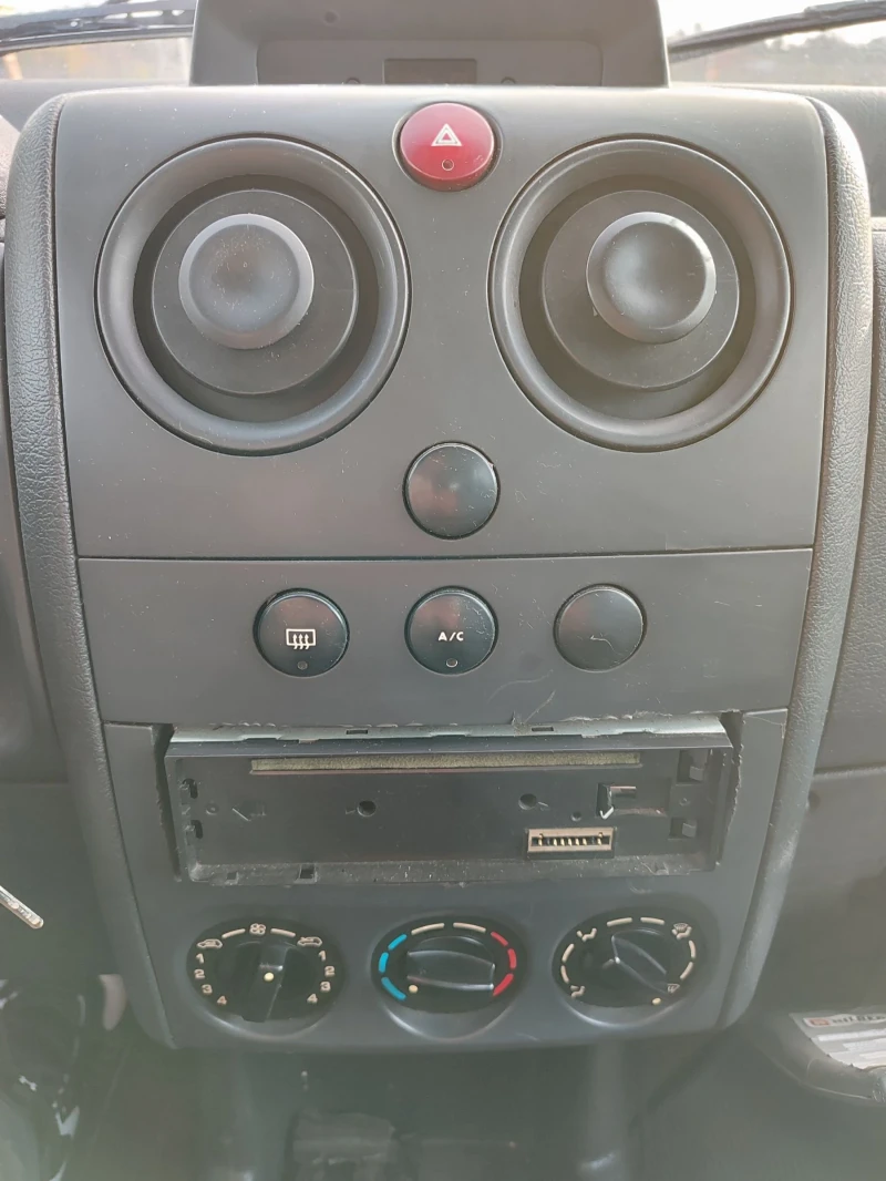 Peugeot Partner 1.9d, снимка 12 - Автомобили и джипове - 52730793