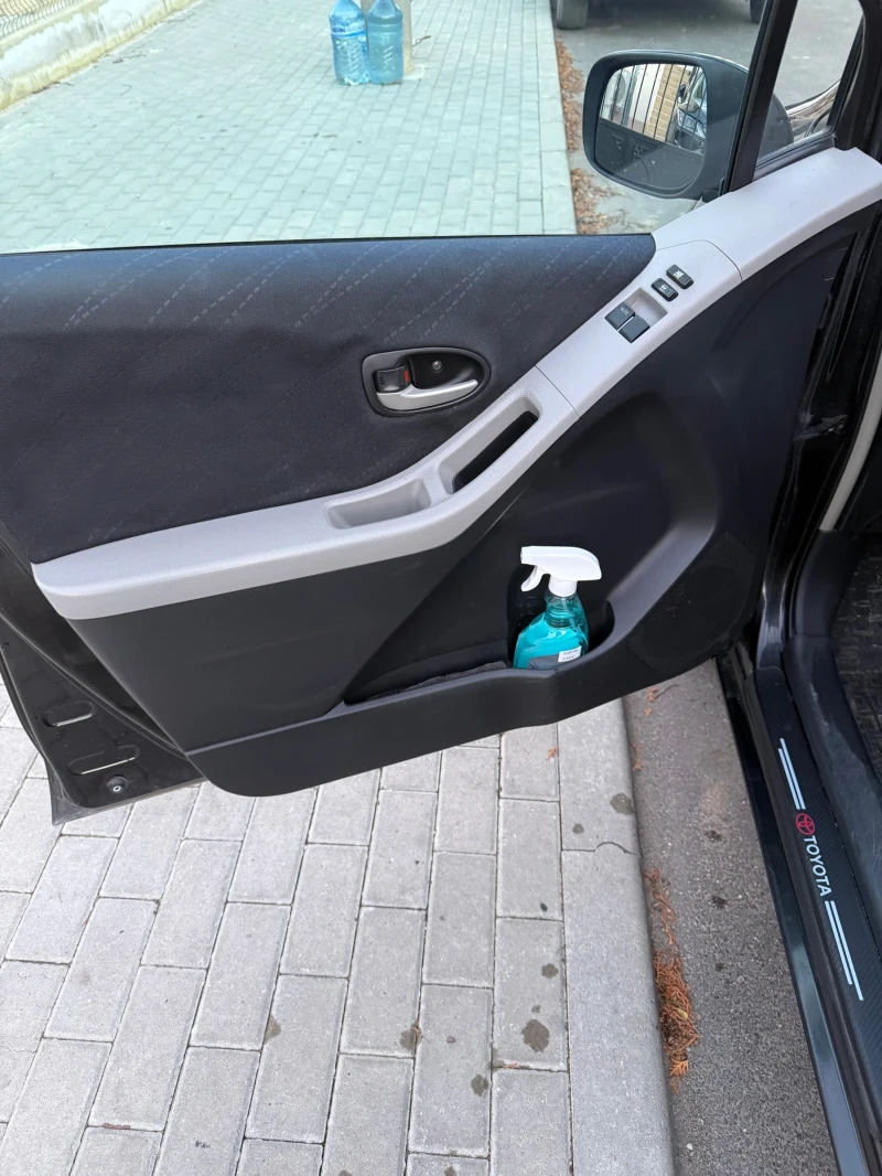 Toyota Yaris, снимка 10 - Автомобили и джипове - 52944973