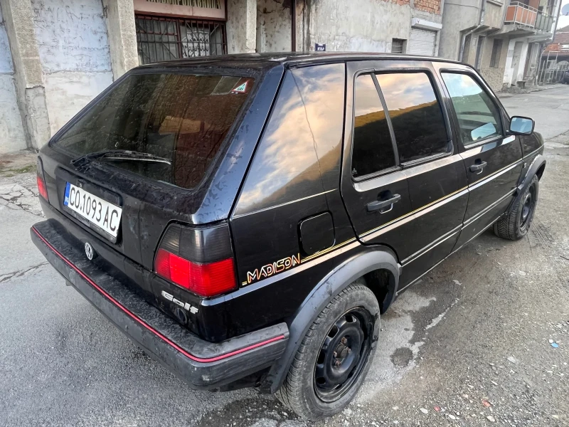 VW Golf 1.8 Газ/Бензин, снимка 5 - Автомобили и джипове - 53165520