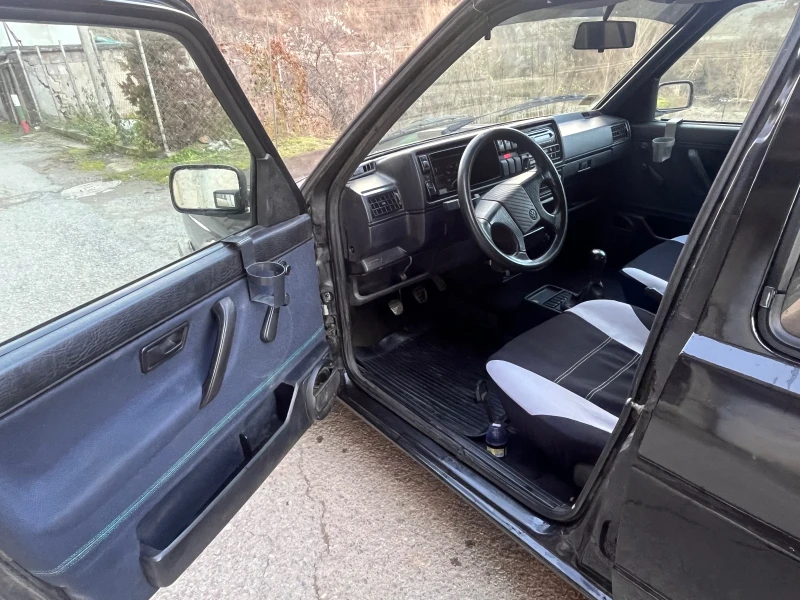 VW Golf 1.8 Газ/Бензин, снимка 8 - Автомобили и джипове - 53165520