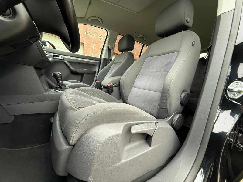 VW Touran AVTOMAT-6+ 1-ШВЕЙЦАРИЯ-NAVI-TOP, снимка 13 - Автомобили и джипове - 53205014