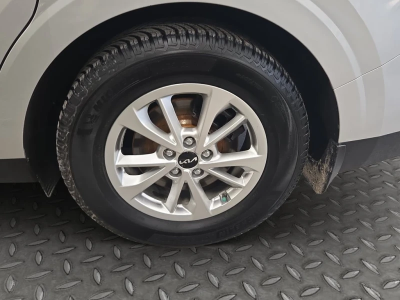 Kia Carnival * FWD * CARFAX * БЕЗ ПЪРВОНАЧАЛНА ВНОСКА, снимка 15 - Автомобили и джипове - 53442227