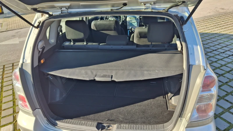 Toyota Corolla verso, снимка 12 - Автомобили и джипове - 53501544