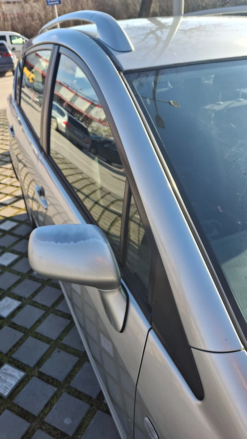 Toyota Corolla verso, снимка 10 - Автомобили и джипове - 53501544