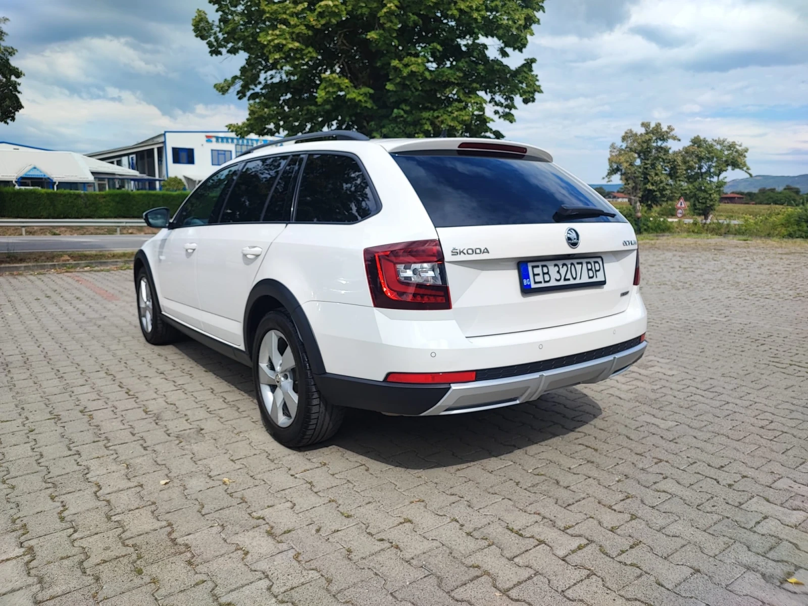 Skoda Octavia SCOUT 2.0 150hp - изображение 3