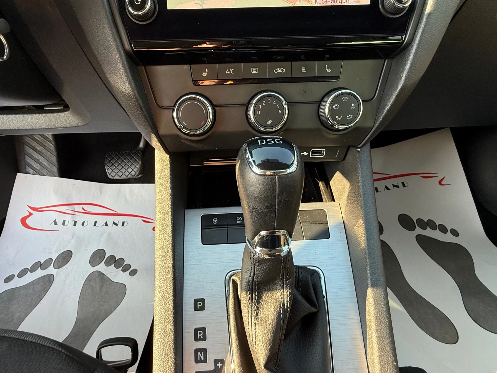 Skoda Octavia LED/NAVI/CARPLAY//  | Mobile.bg   11