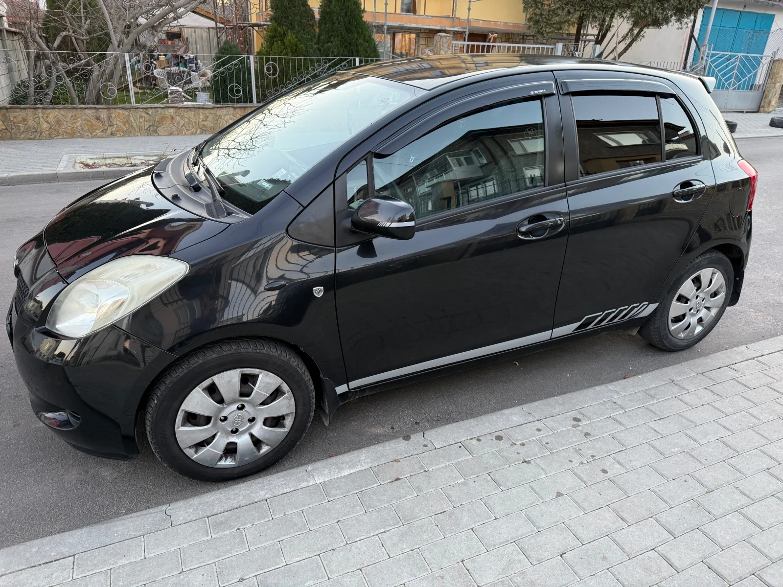 Toyota Yaris  - изображение 6