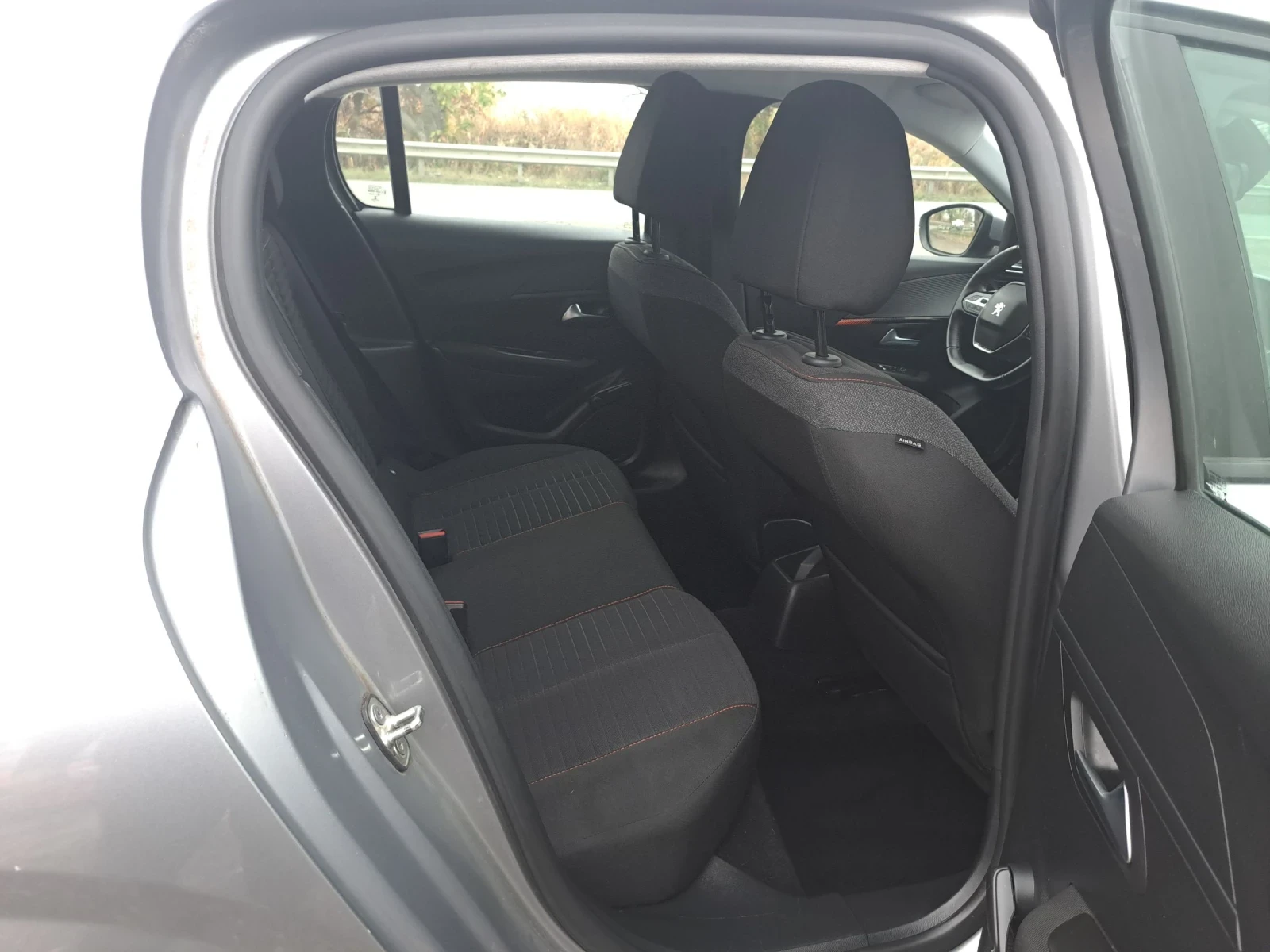 Peugeot 208 1.2 VTI | Mobile.bg � ����������� 14