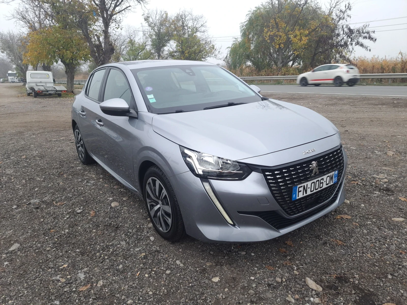 Peugeot 208 1.2 VTI - изображение 8