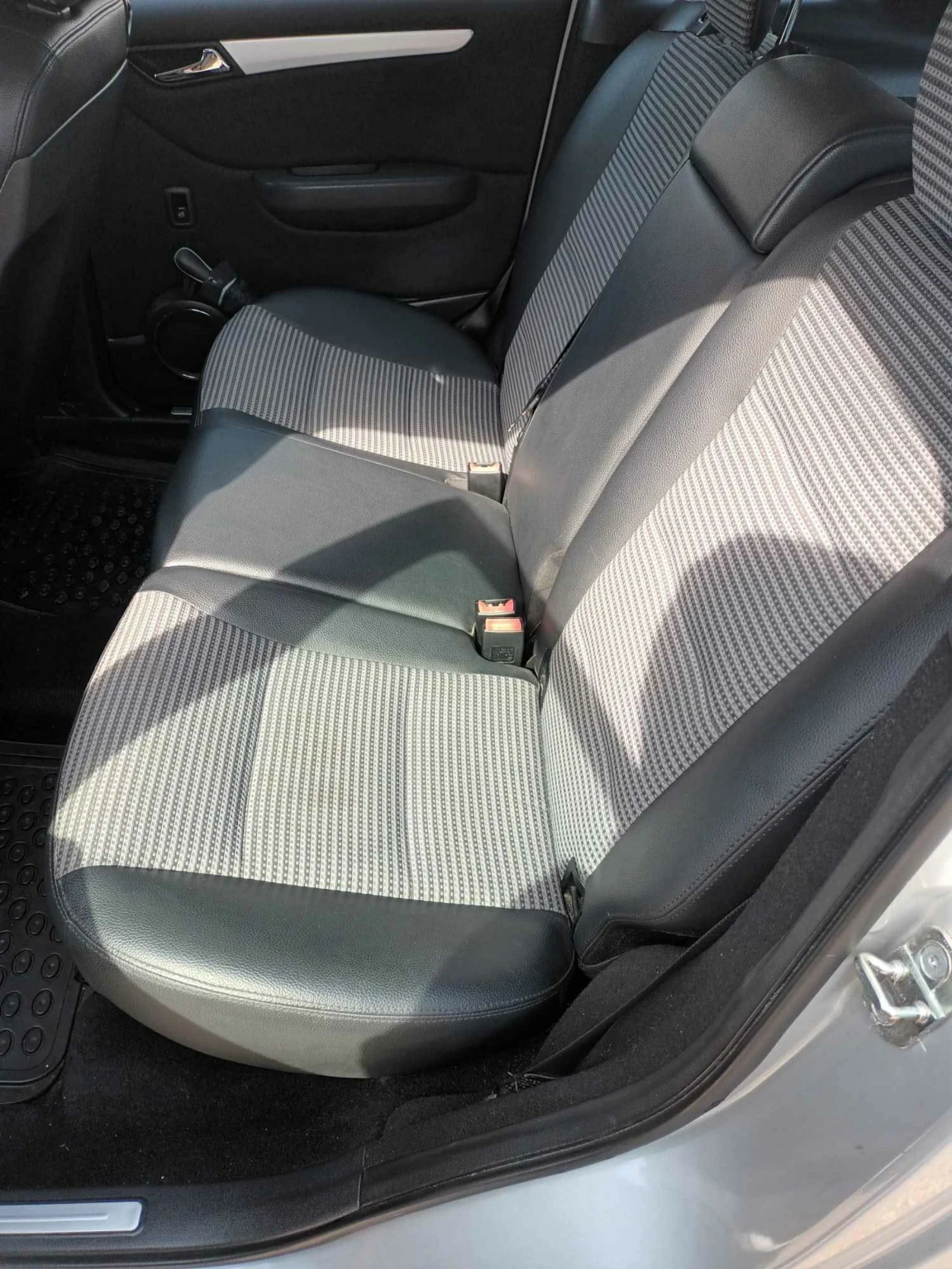 Mercedes-Benz B 200 2.0, снимка 5 - Автомобили и джипове - 54166970