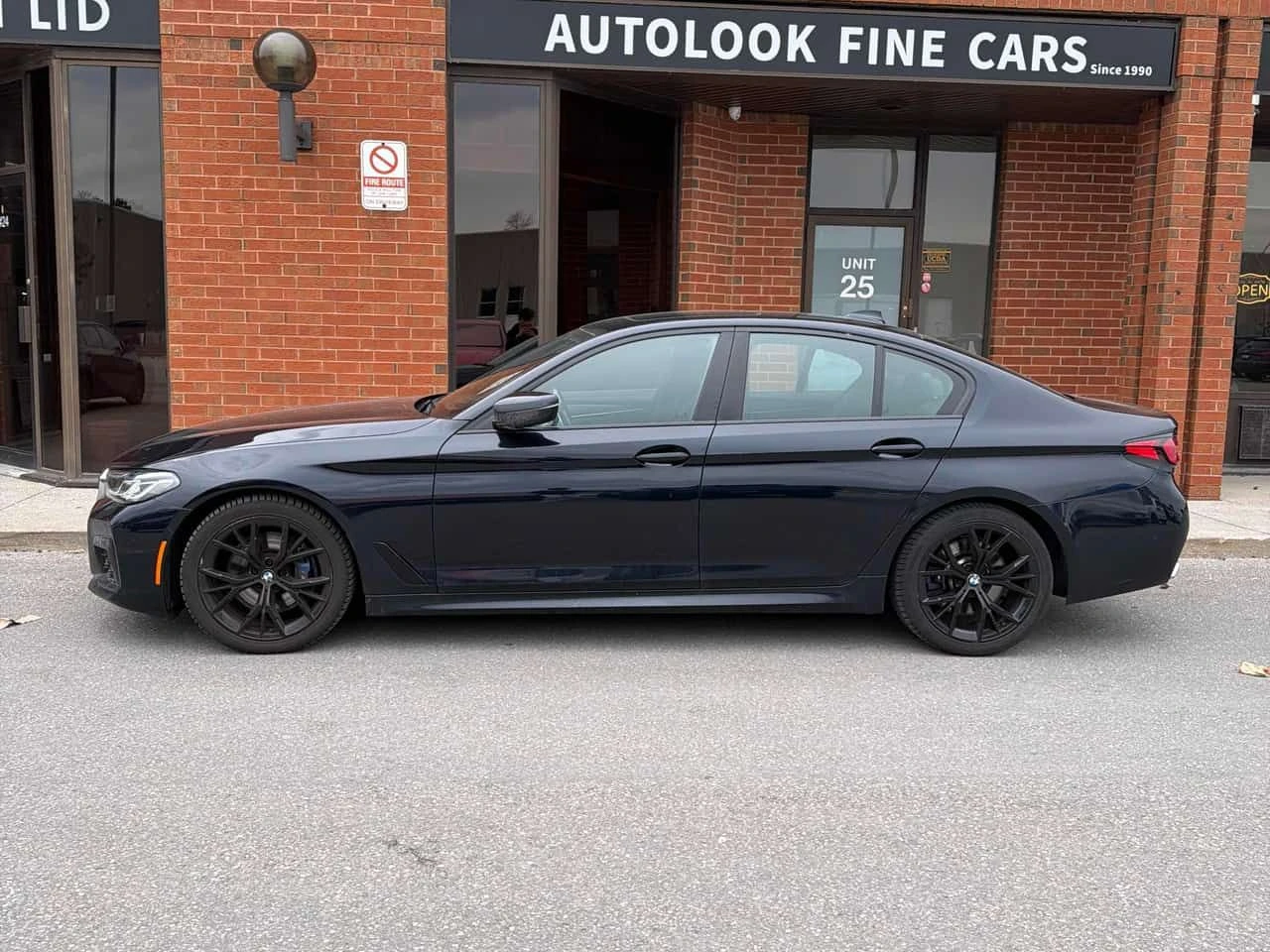 BMW 530 i xDrive/CARFAX/ШИБИДАХ/ПОДГРЕВИ, снимка 3 - Автомобили и джипове - 54172661