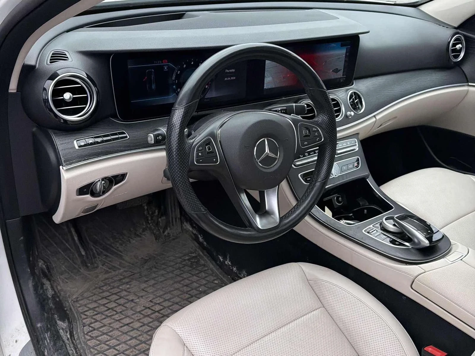 Mercedes-Benz E 400 AMG* 4Matic* Обдухване* Подгрев* Памет* Панорама, снимка 6 - Автомобили и джипове - 54381047