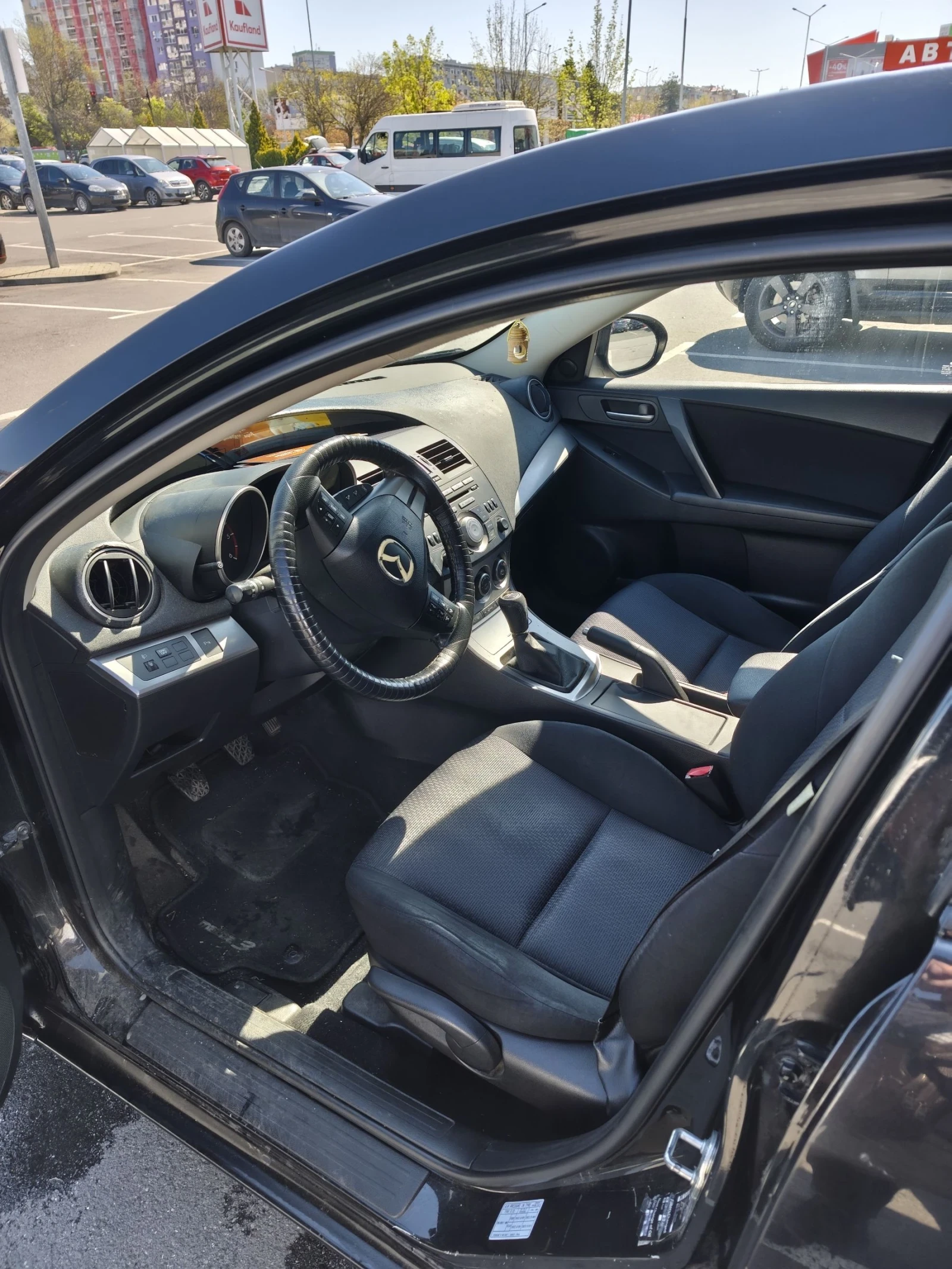 Mazda 3, снимка 2 - Автомобили и джипове - 54723883
