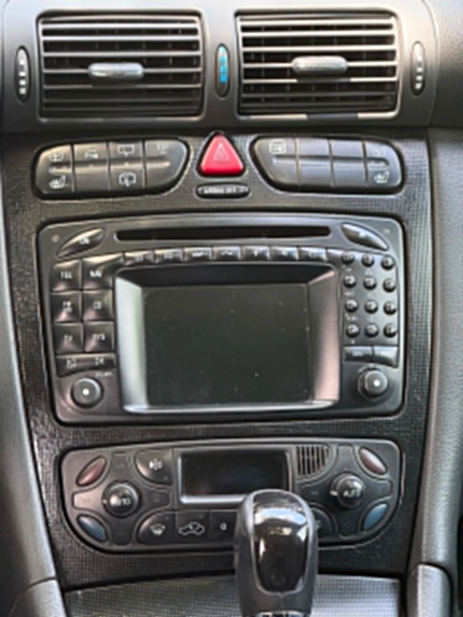 Mercedes-Benz C 320 3.2 V6 Avantgarde, снимка 9 - Автомобили и джипове - 54782630