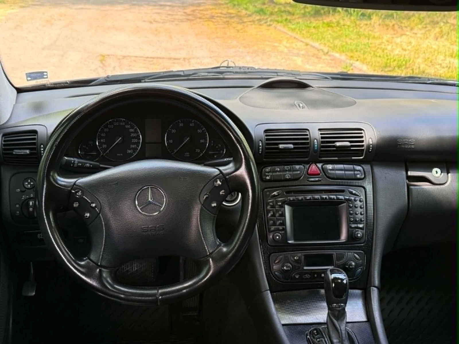 Mercedes-Benz C 320 3.2 V6 Avantgarde, снимка 7 - Автомобили и джипове - 54782630
