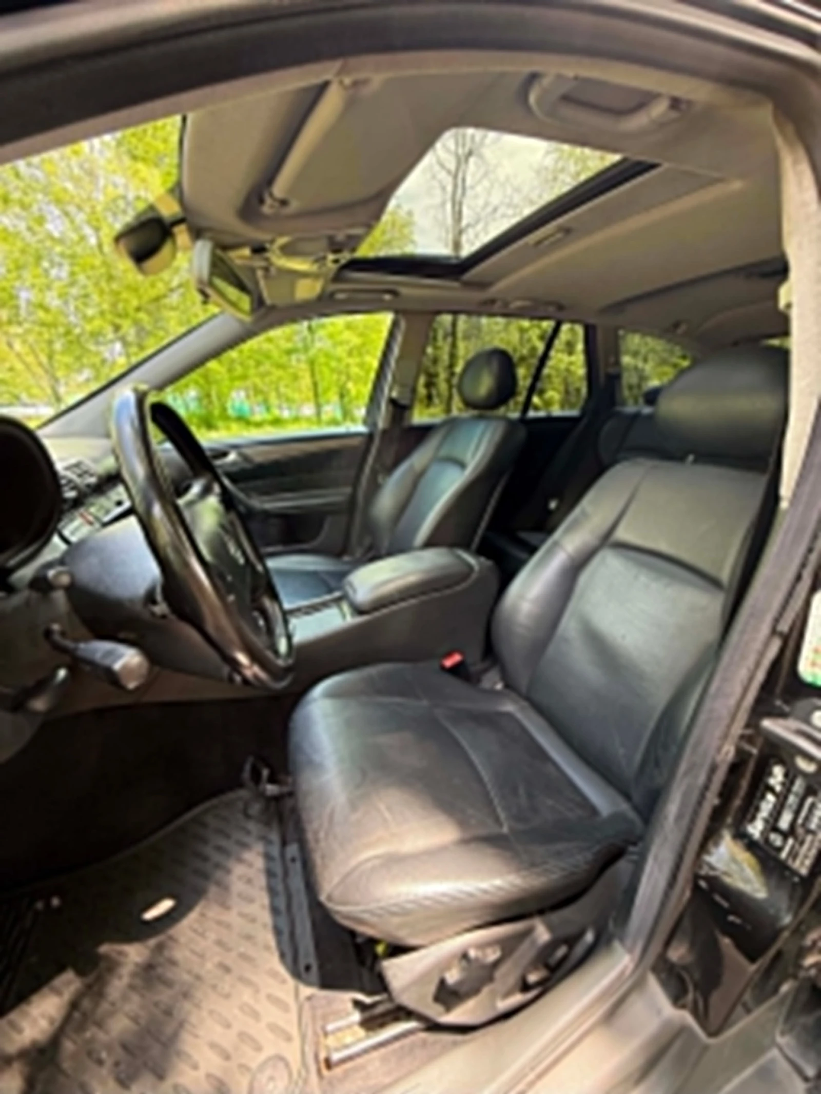 Mercedes-Benz C 320 3.2 V6 Avantgarde, снимка 8 - Автомобили и джипове - 54782630