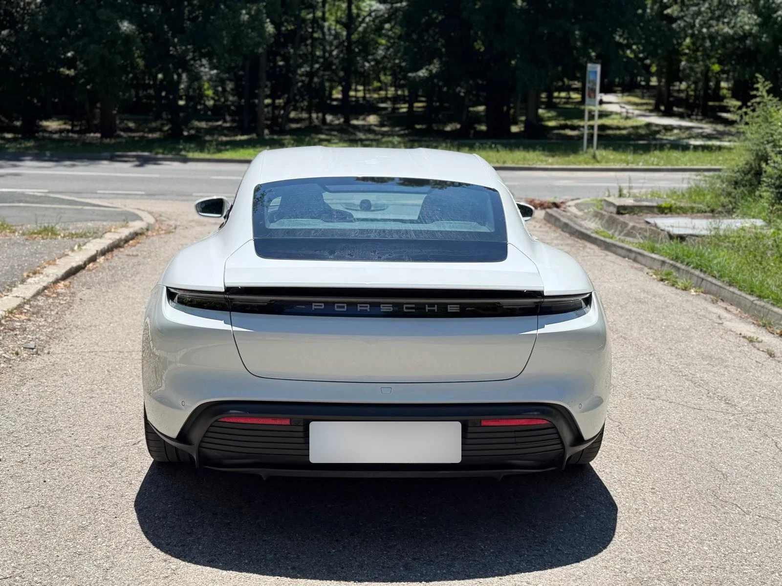 Porsche Taycan Electric, снимка 5 - Автомобили и джипове - 55203777