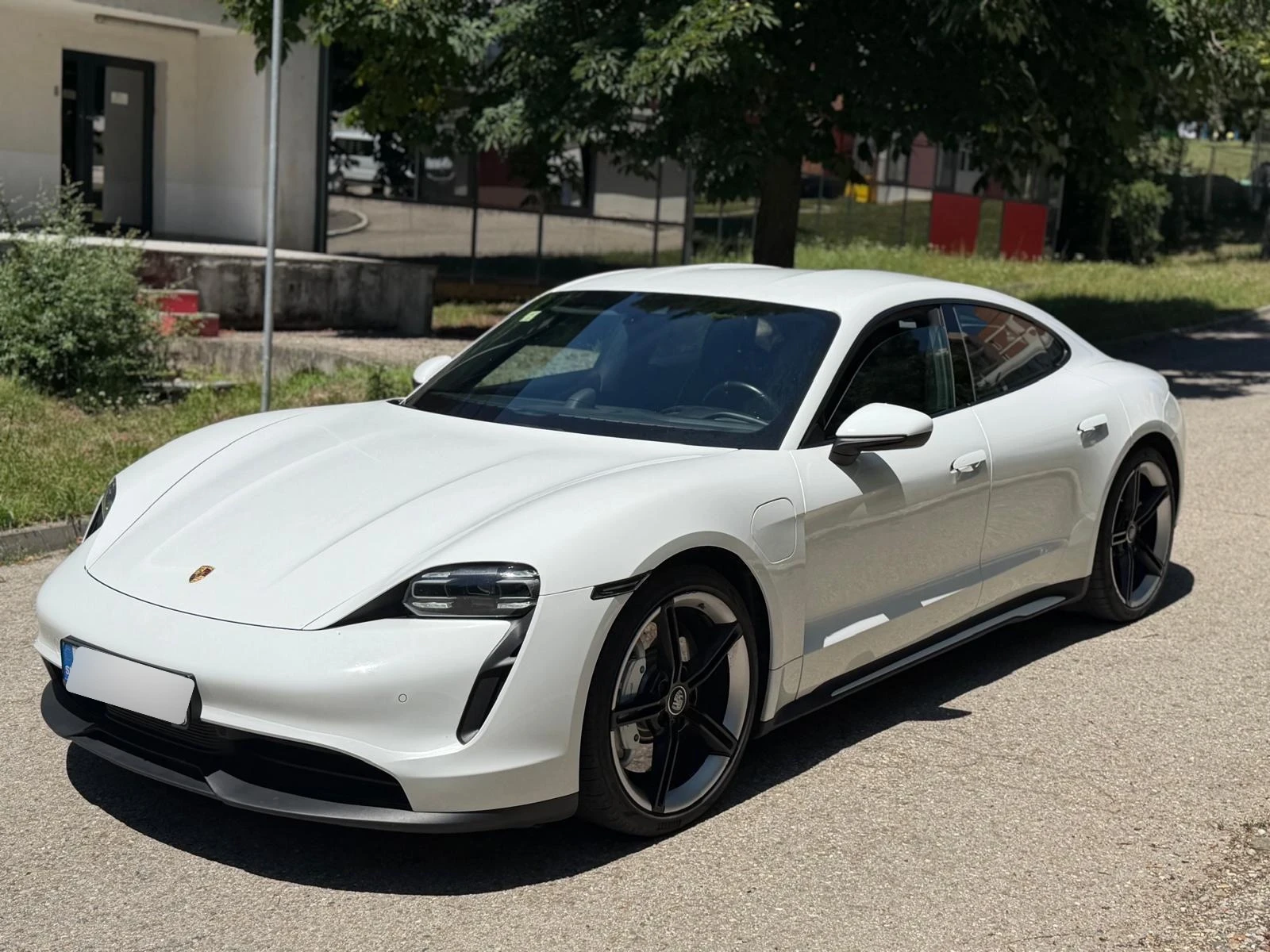 Porsche Taycan Electric, снимка 3 - Автомобили и джипове - 55203777