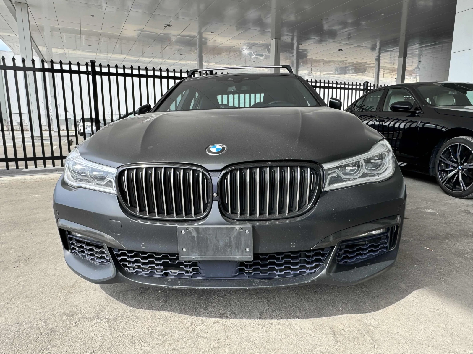 BMW 750 i xDrive, 2 КОМПЛЕКТА ДЖАНТИ, АВТОКРЕДИТ, снимка 6 - Автомобили и джипове - 55922561