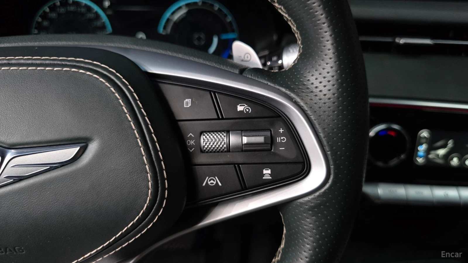 Genesis GV70 e-AWD, снимка 15 - Автомобили и джипове - 56112382