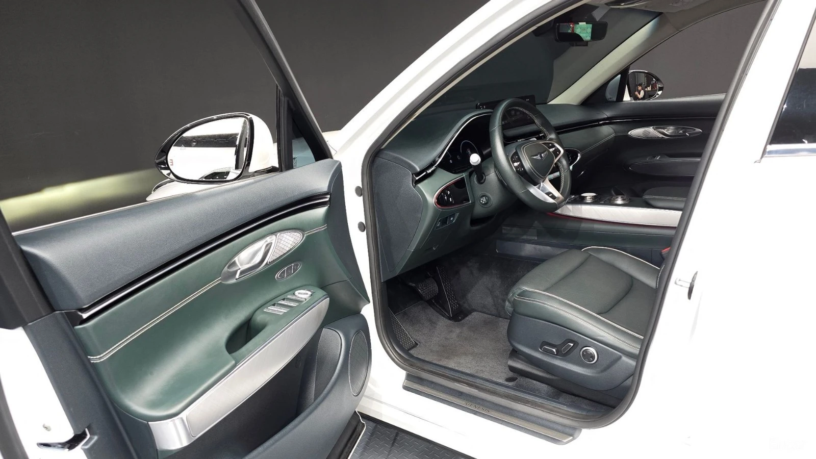 Genesis GV70 e-AWD, снимка 10 - Автомобили и джипове - 56112382