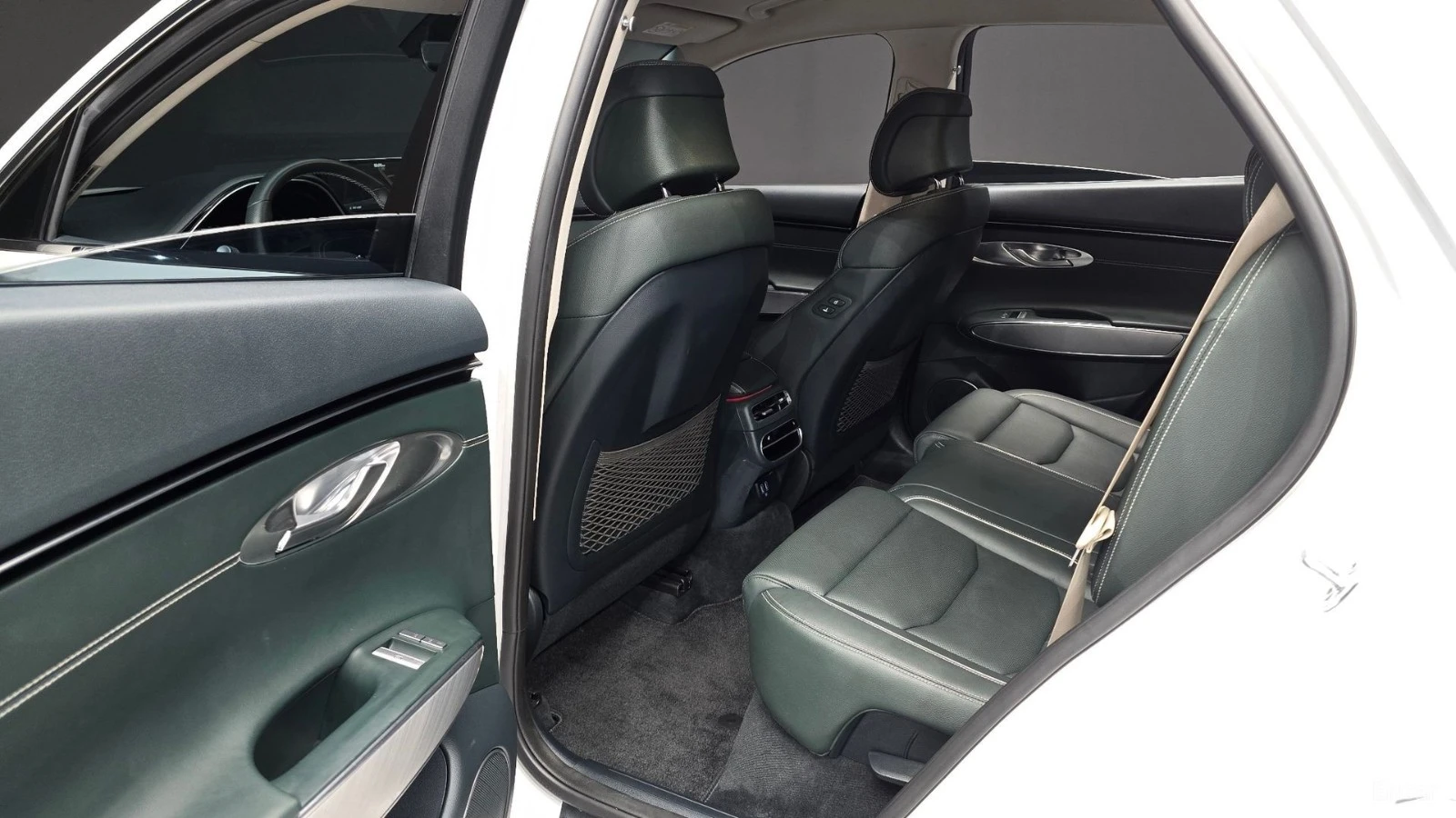 Genesis GV70 e-AWD, снимка 11 - Автомобили и джипове - 56112382