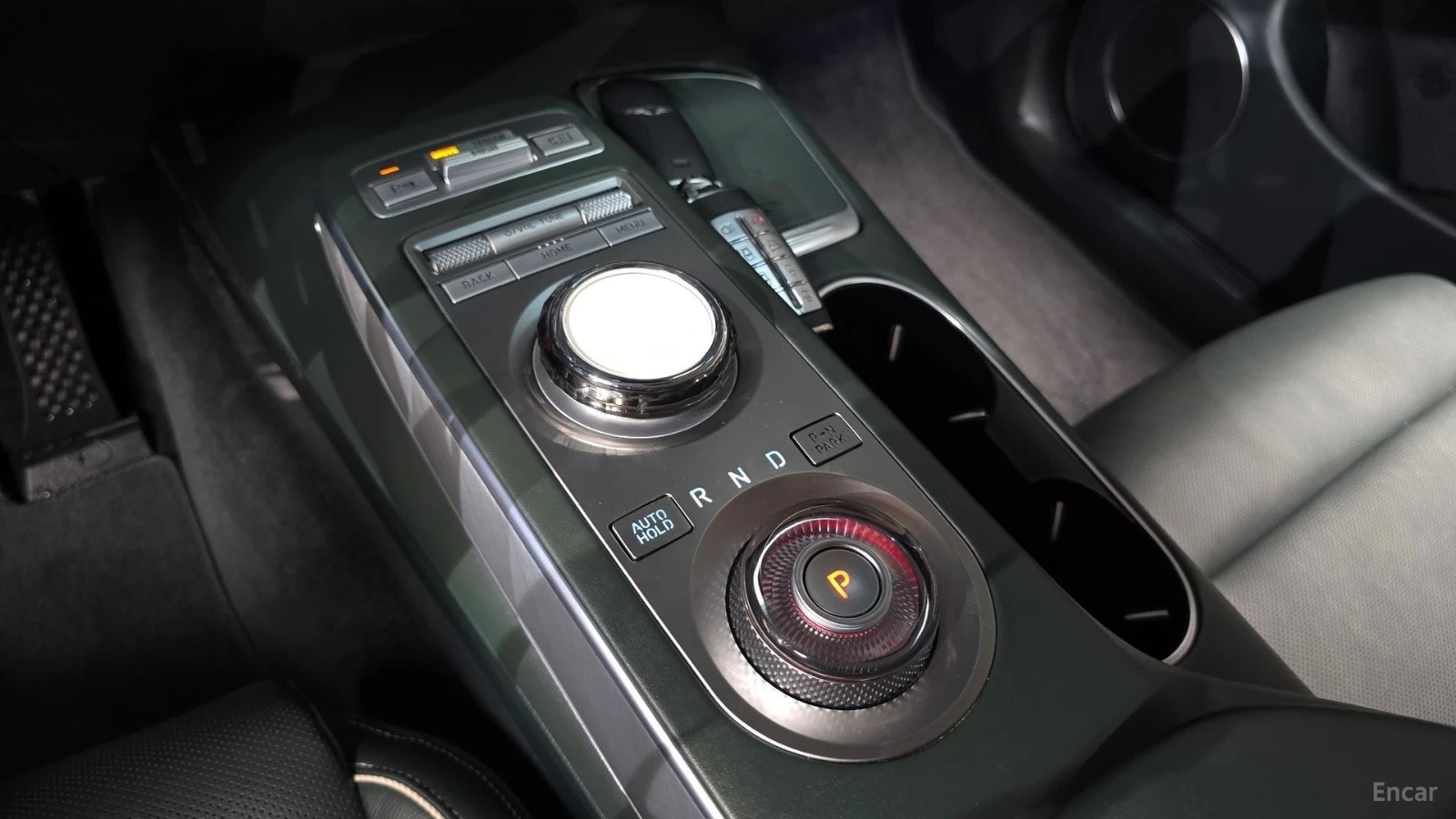 Genesis GV70 e-AWD, снимка 9 - Автомобили и джипове - 56112382