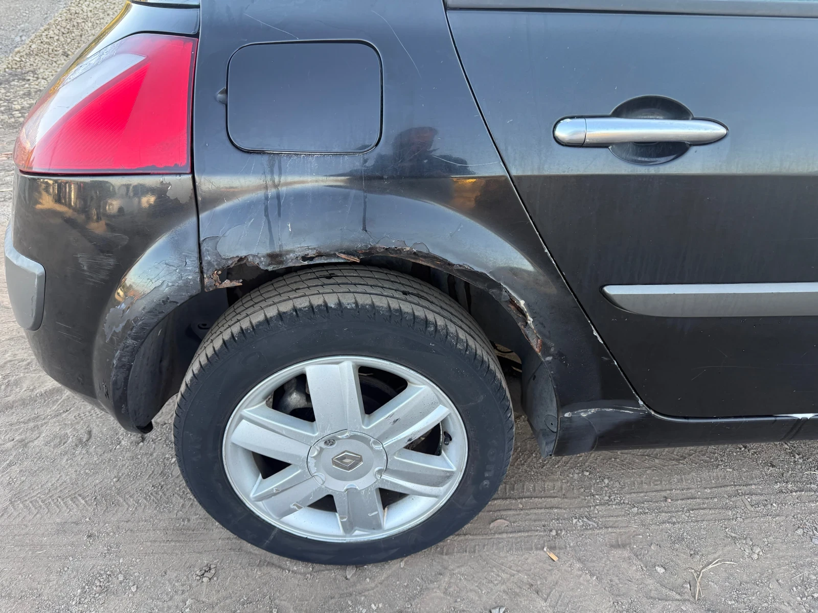 Renault Megane 1.6 ГАЗ+ БЕНЗИН, снимка 5 - Автомобили и джипове - 56297554