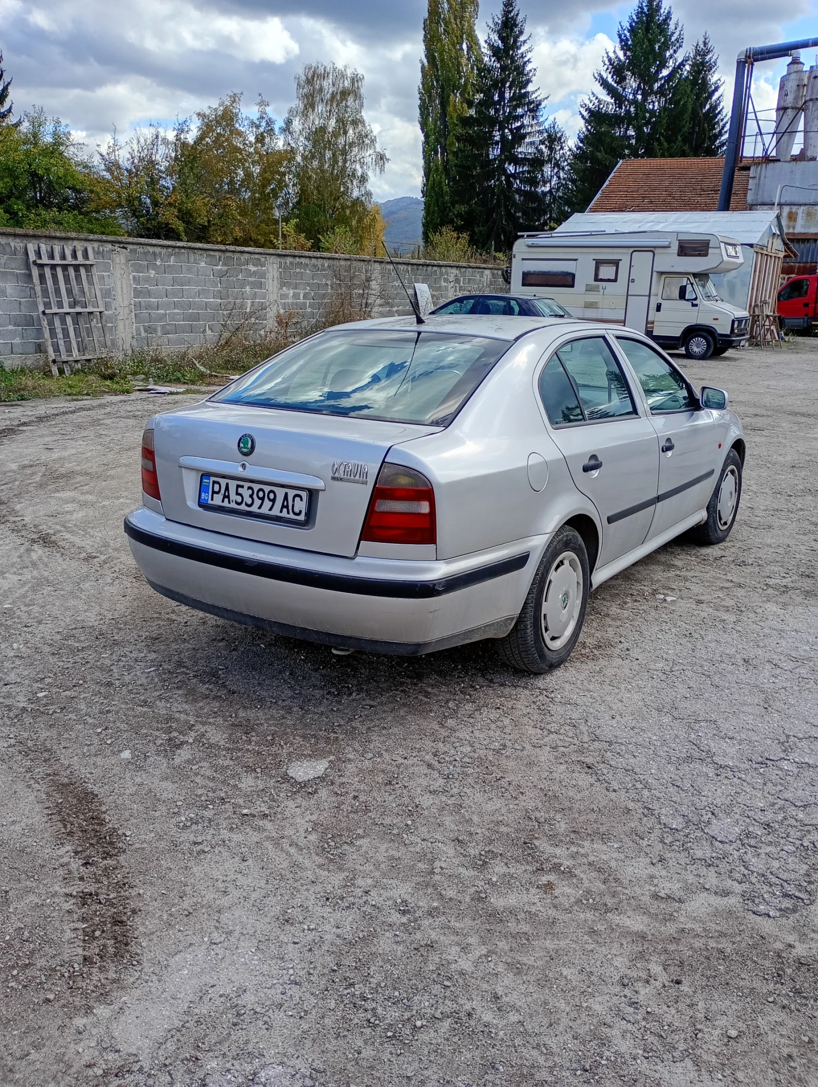 Skoda Octavia Бензин газ, снимка 2 - Автомобили и джипове - 56611544