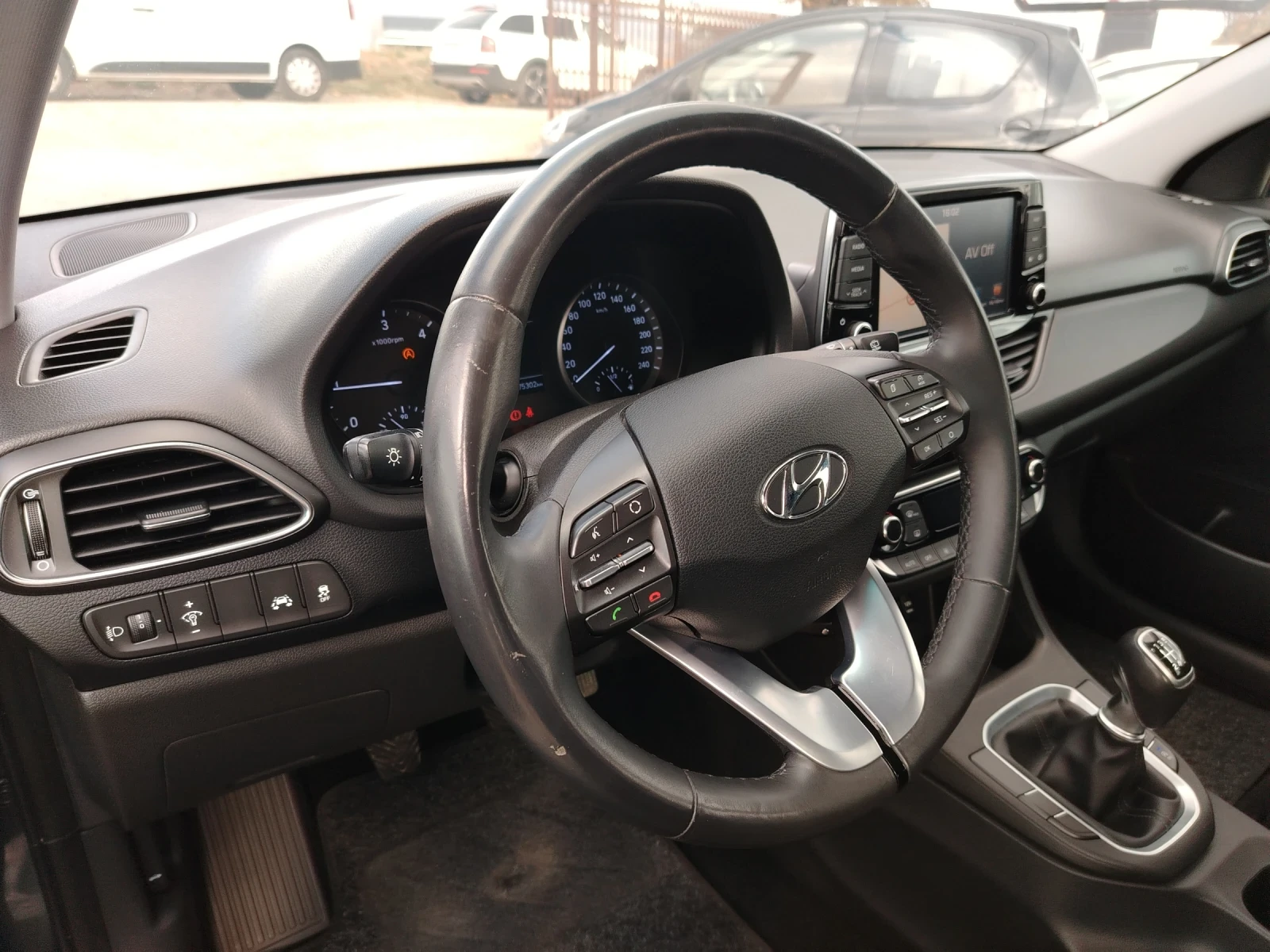 Hyundai I30 1.6 CRDI NAVI, CAMERA | Mobile.bg � ����������� 10