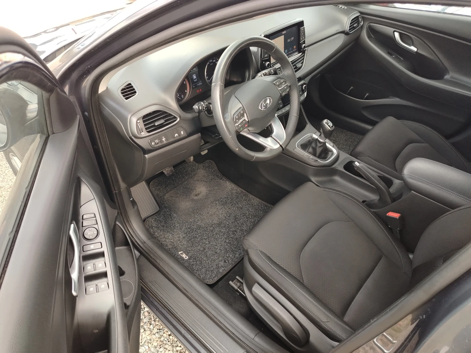 Hyundai I30 1.6 CRDI NAVI, CAMERA | Mobile.bg � ����������� 9